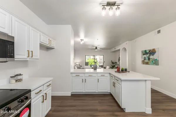 $299,900 | 920 East Devonshire Avenue, Unit 2020, Phoenix, AZ 85014