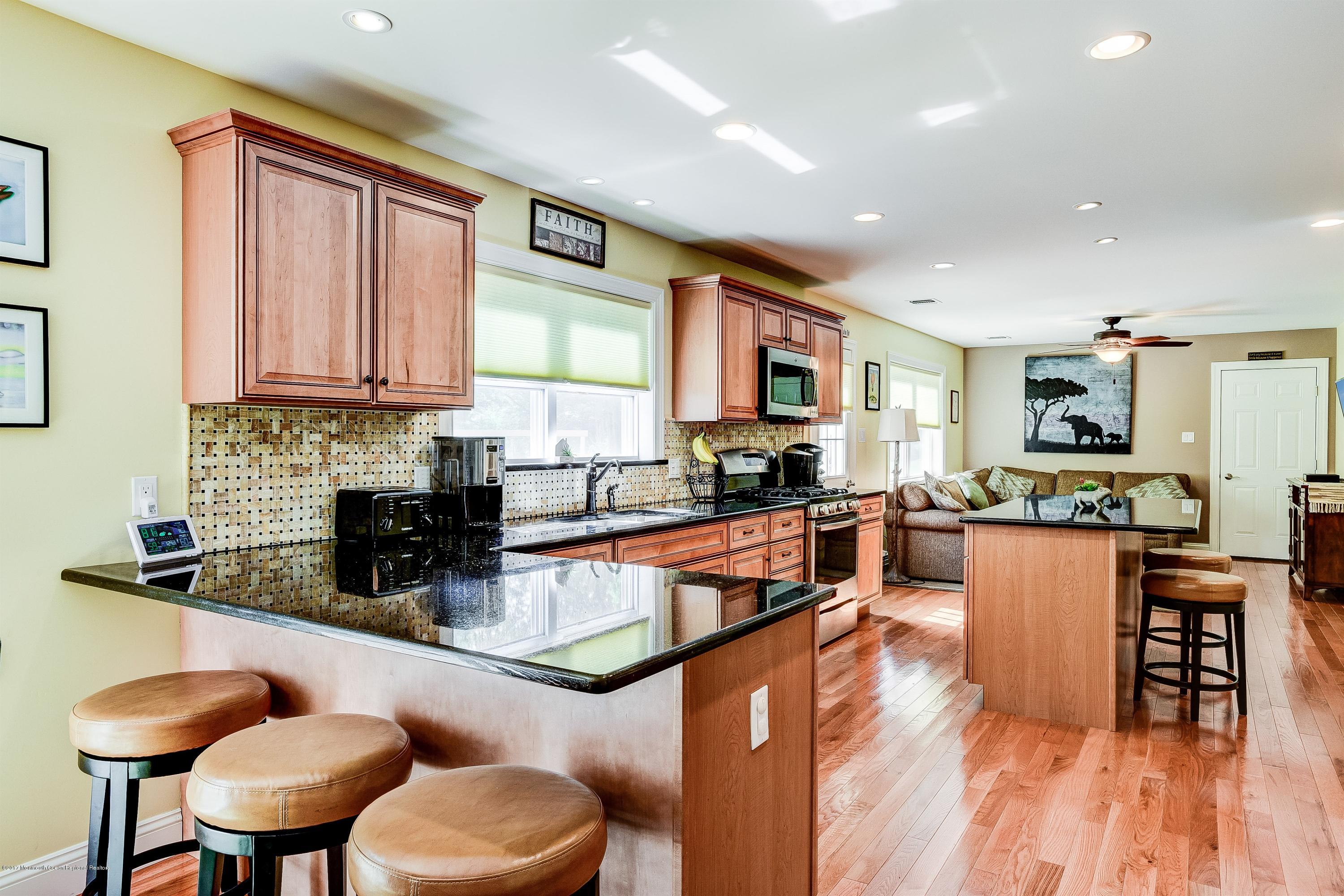 85 Reeds Road Tinton Falls, NJ 07724 - Photo 13 of 28 013_Kitchen