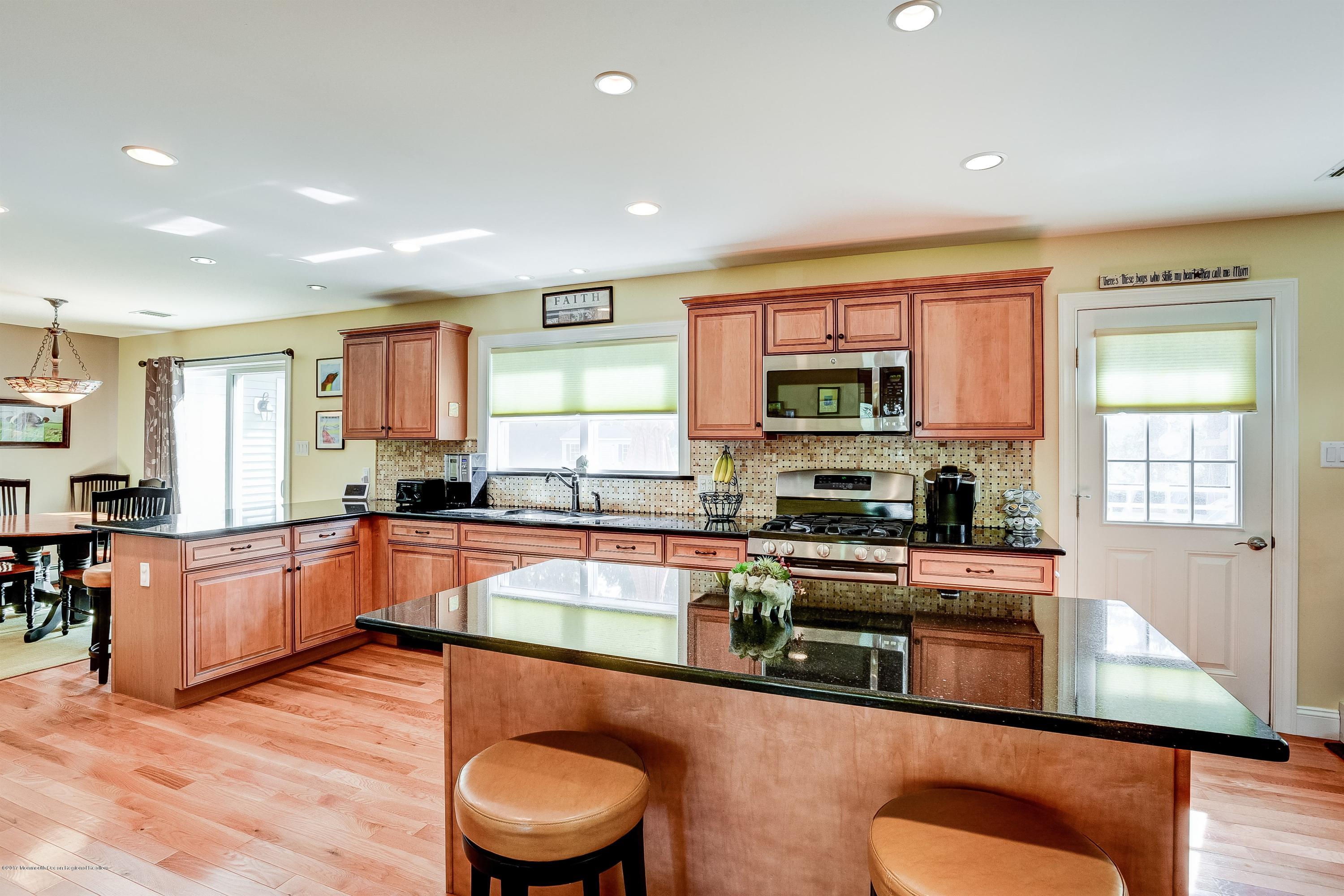 85 Reeds Road Tinton Falls, NJ 07724 - Photo 14 of 28 014_Kitchen