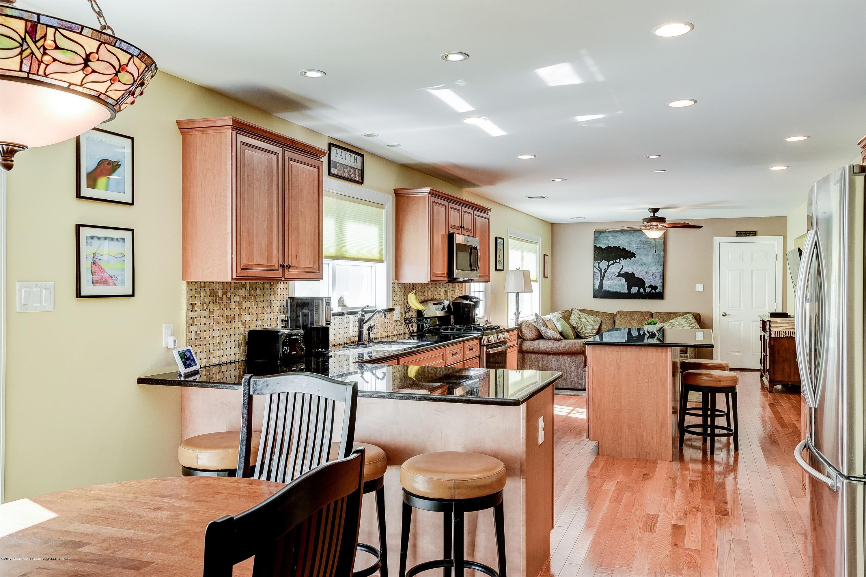 85 Reeds Road Tinton Falls, NJ 07724 - Photo 16 of 28 016_Kitchen