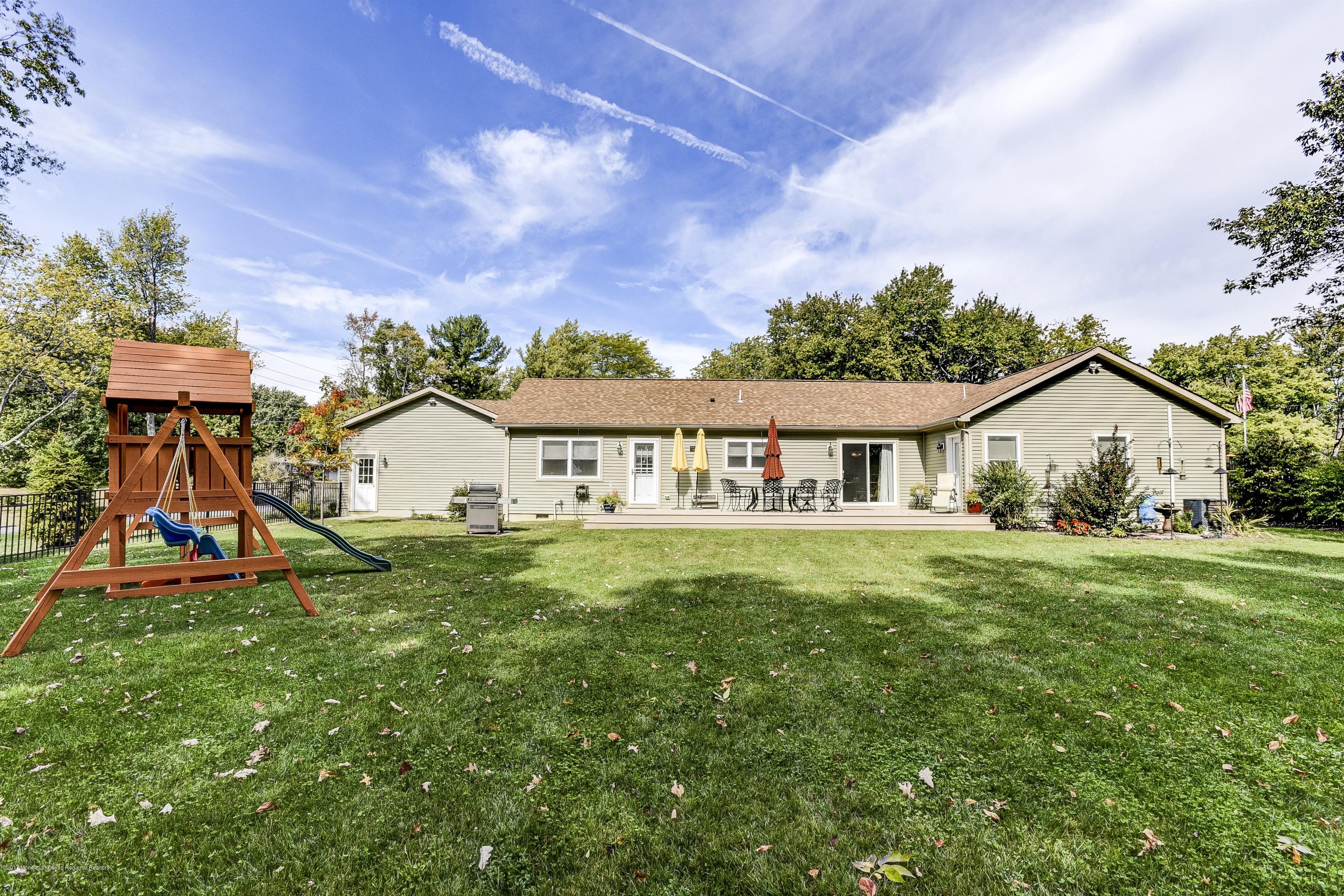 85 Reeds Road Tinton Falls, NJ 07724 - Photo 25 of 28 025_Back of House