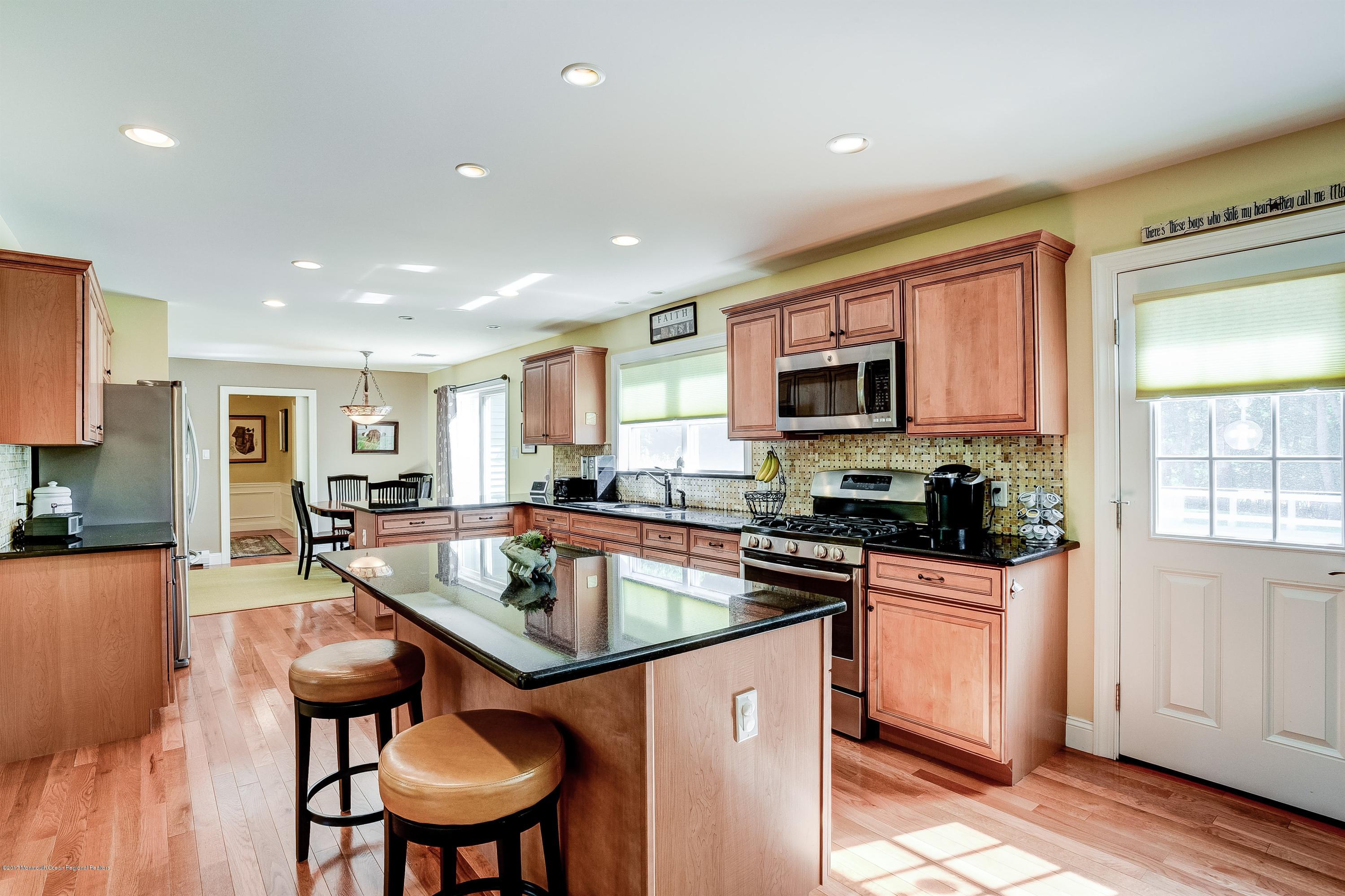 85 Reeds Road Tinton Falls, NJ 07724 - Photo 10 of 28 010_Kitchen