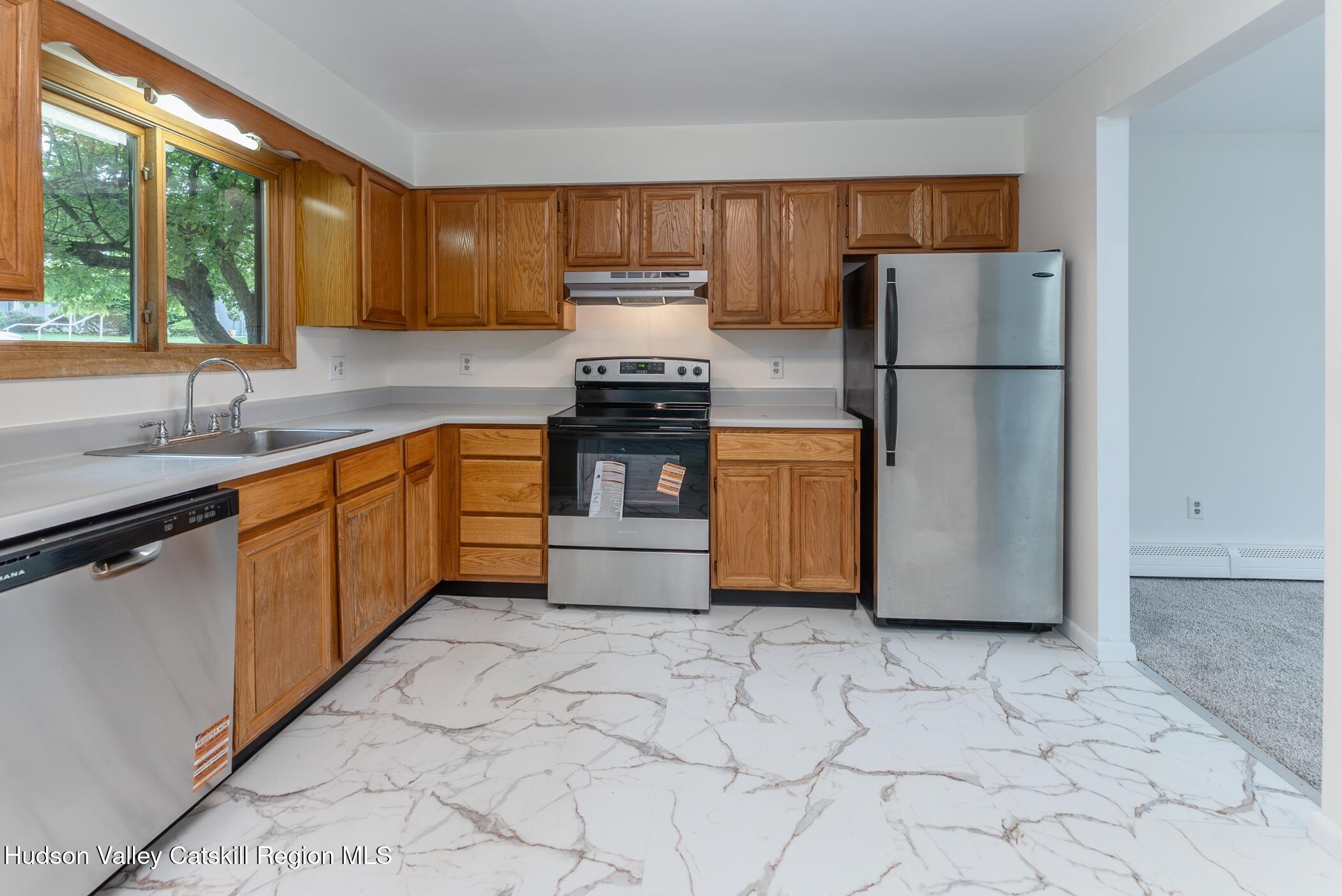 37 Rondout Harbor Port Ewen, NY 12466 - Photo 3 of 52 Image-8