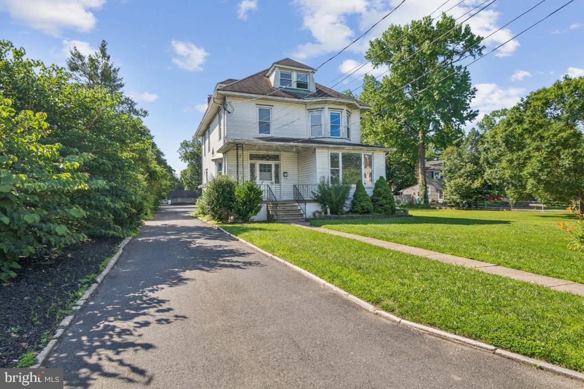 608 Clements Bridge Road Barrington, NJ 08007 - Photo 2 of 25