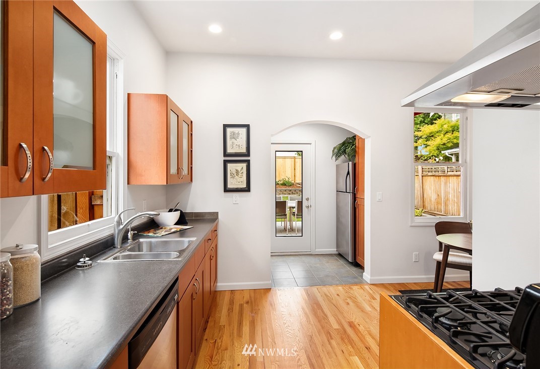 326 North 45th Street Seattle, WA 98103 - Photo 12 of 32 Gallery Image 12