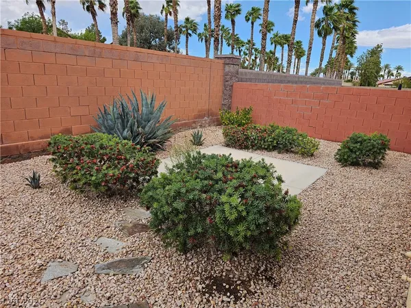 $2,775 | 7815 Galloping Hills Street, Las Vegas, NV 89113