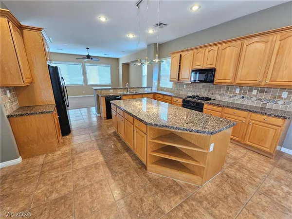 $2,775 | 7815 Galloping Hills Street, Las Vegas, NV 89113