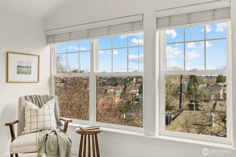 $895,000 | 3040 Humes Place West, Seattle, WA 98119