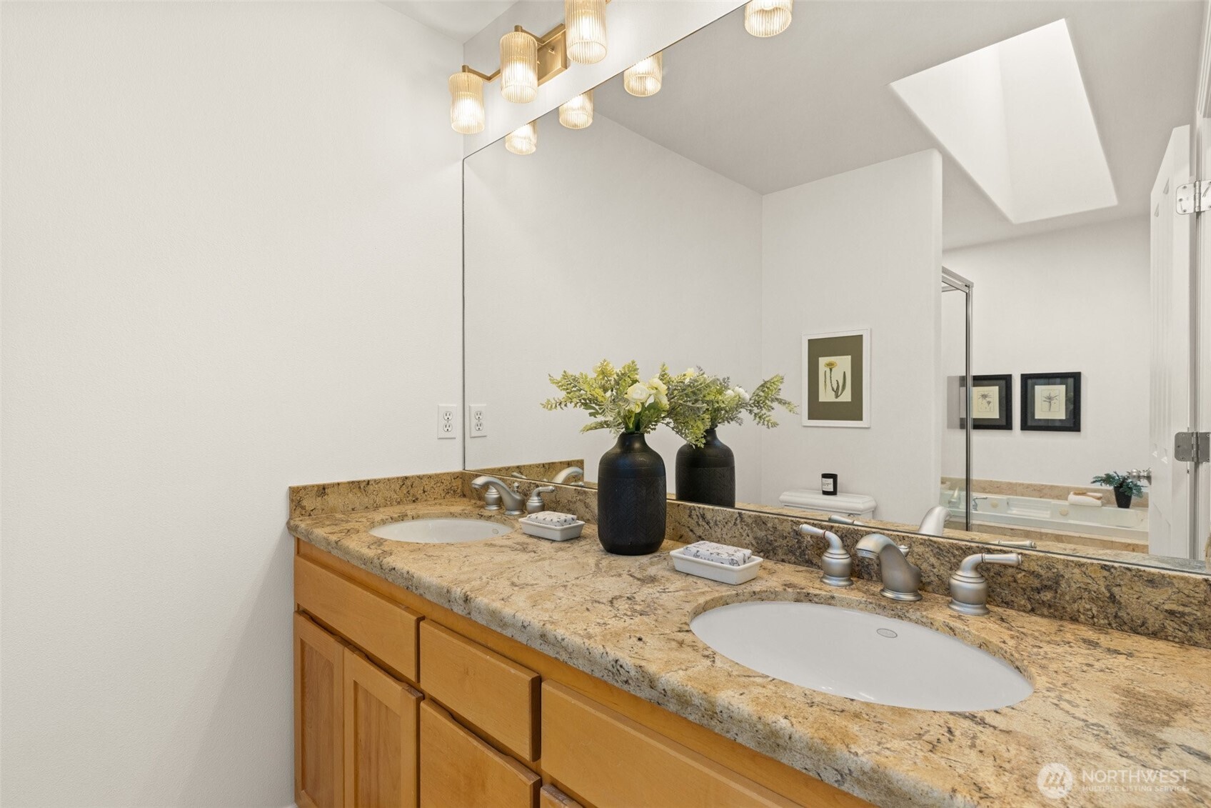 3040 Humes Place West Seattle, WA 98119 - Photo 23 of 39