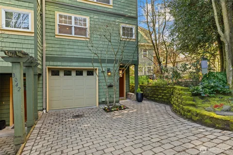 $895,000 | 3040 Humes Place West, Seattle, WA 98119