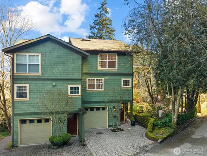 $895,000 | 3040 Humes Place West, Seattle, WA 98119