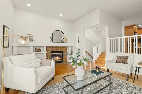 $895,000 | 3040 Humes Place West, Seattle, WA 98119