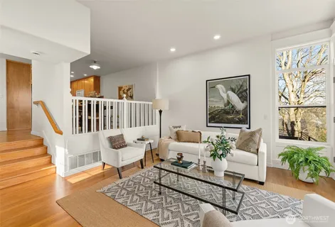 $895,000 | 3040 Humes Place West, Seattle, WA 98119