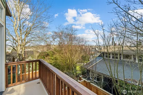 $895,000 | 3040 Humes Place West, Seattle, WA 98119