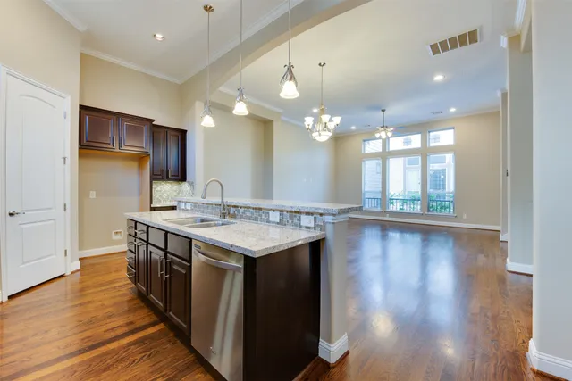 $3,509 | 6105 Stillman Street, Houston, TX 77007