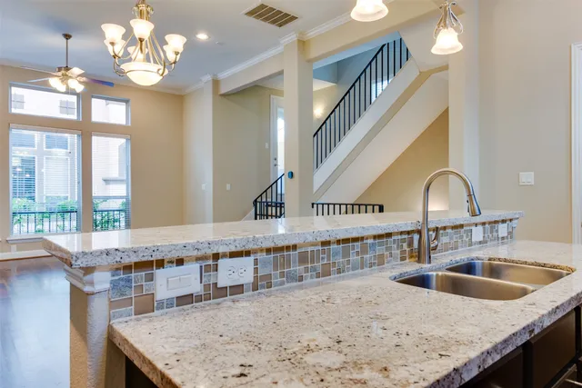 $3,509 | 6105 Stillman Street, Houston, TX 77007