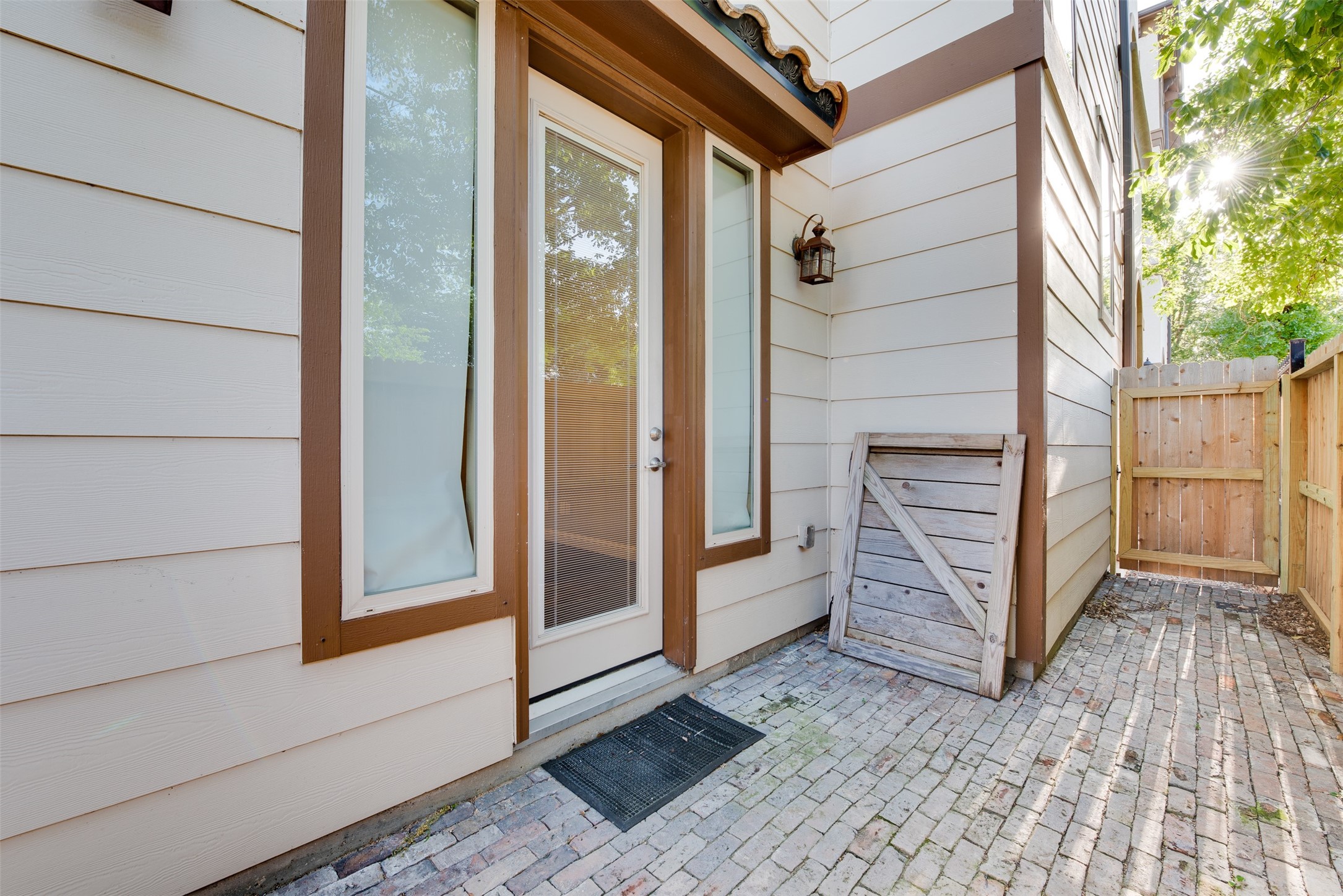 6105 Stillman Street Houston, TX 77007 - Photo 32 of 33 a view of front door of a house