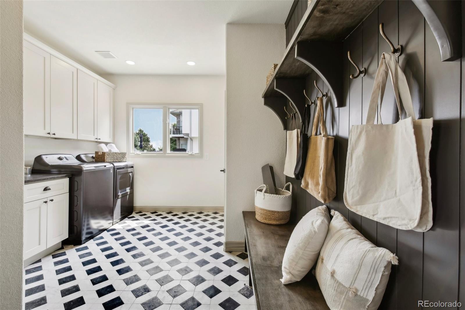 8501 Colonial Drive Lone Tree, CO 80124 - Photo 17 of 50