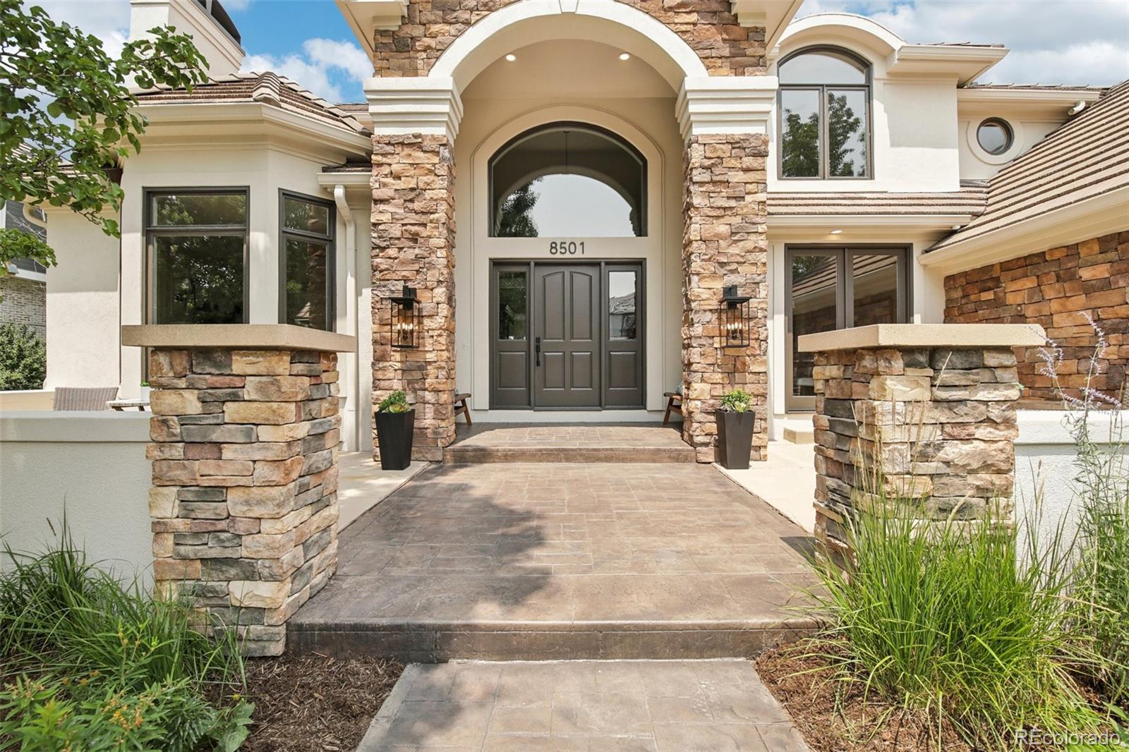 8501 Colonial Drive Lone Tree, CO 80124 - Photo 3 of 50