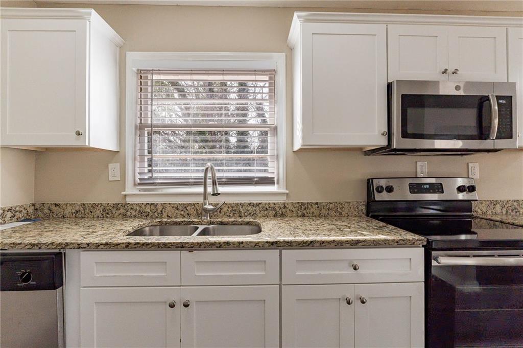 2473 Tyler Way Decatur, GA 30032 - Photo 11 of 37