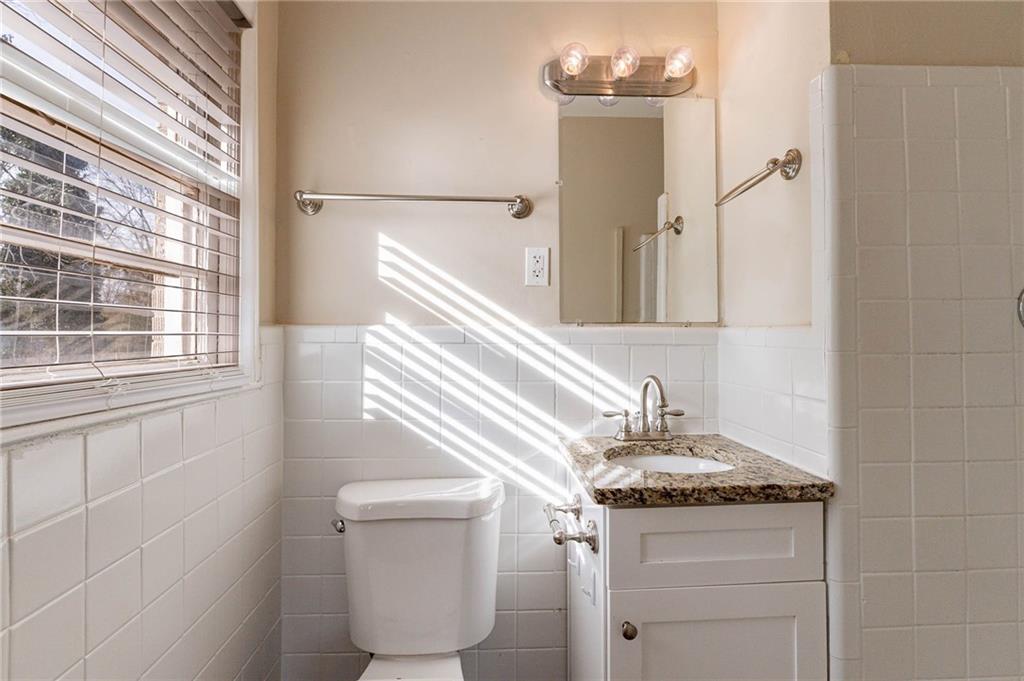 2473 Tyler Way Decatur, GA 30032 - Photo 18 of 37