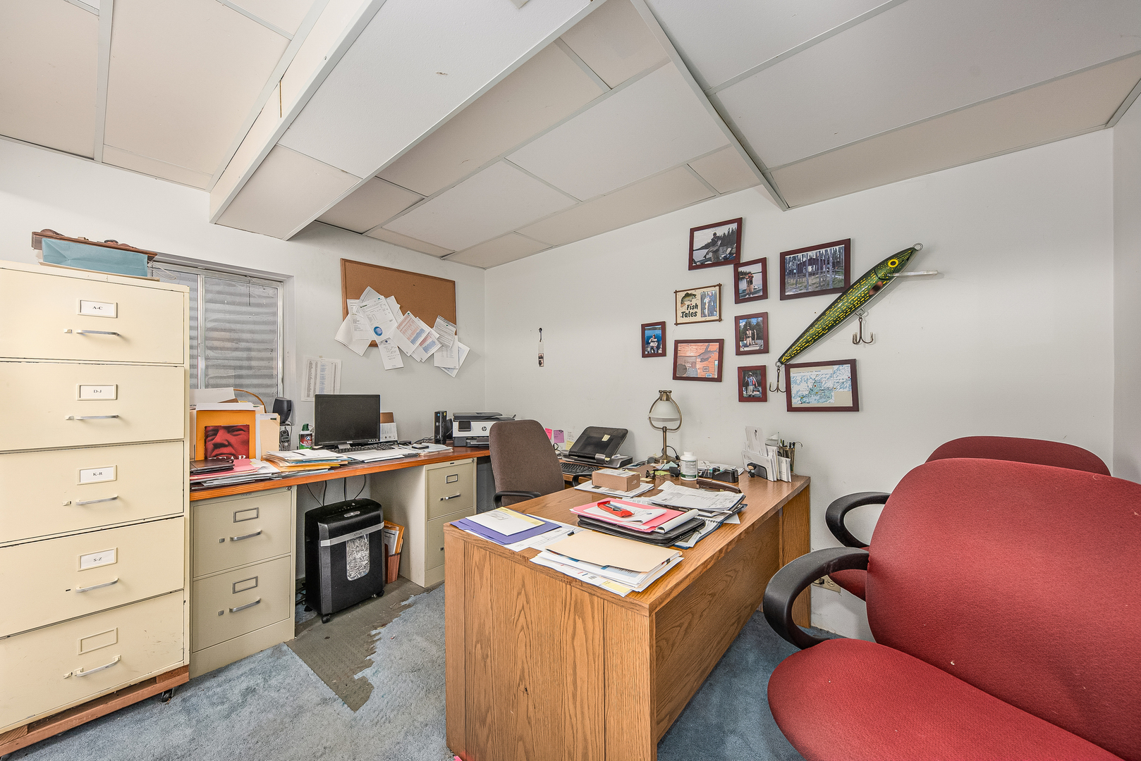 716 Pinehurst Lane Oswego, IL 60543 - Photo 24 of 25 a kitchen that has a lot of cabinets in it