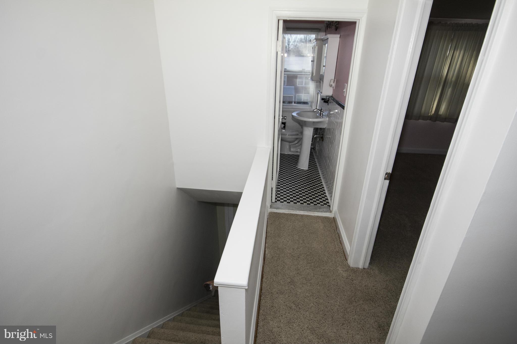 920 Reverdy Road Baltimore, MD 21212 - Photo 27 of 27 Hallway