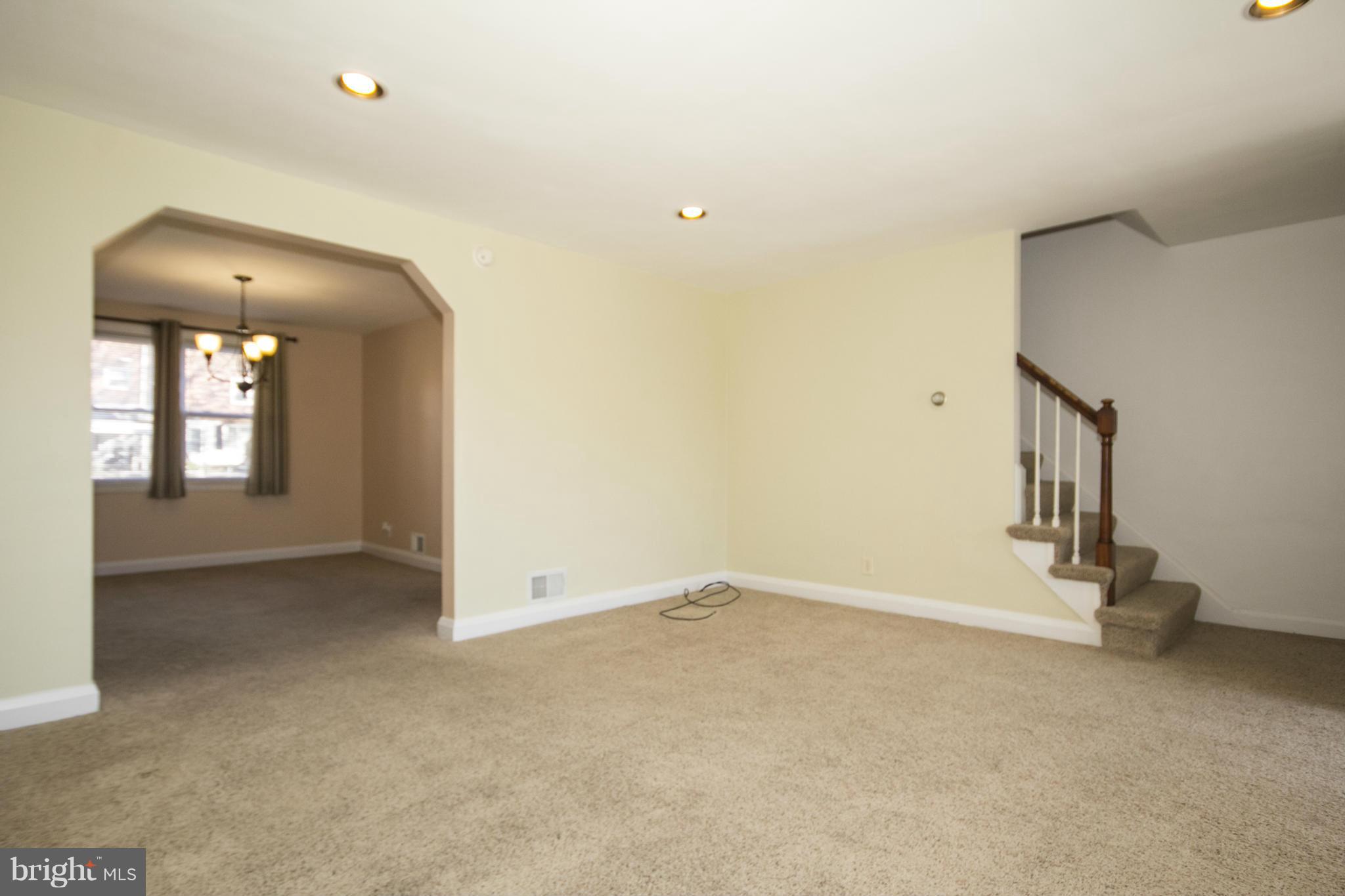 920 Reverdy Road Baltimore, MD 21212 - Photo 6 of 27 Living Room