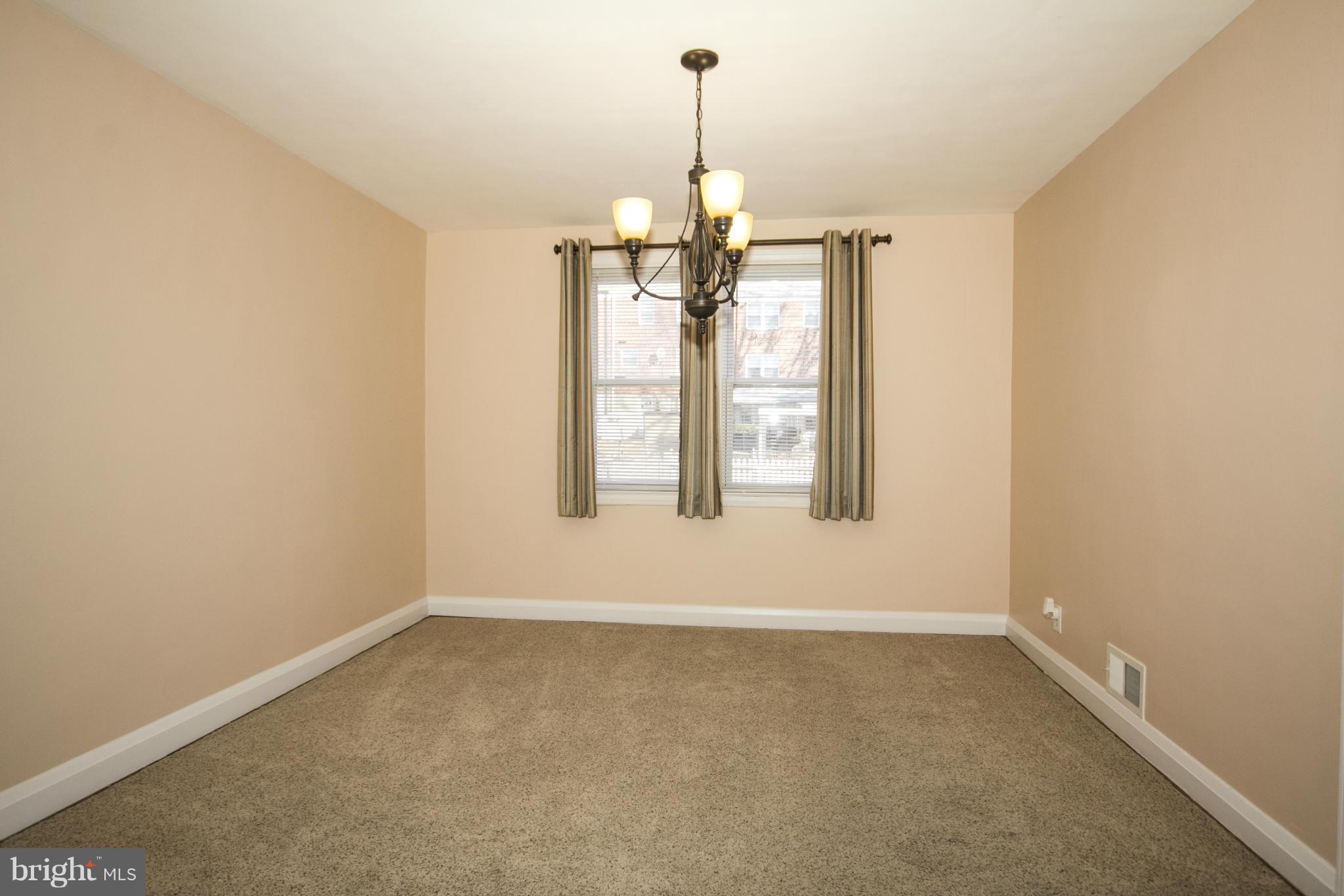 920 Reverdy Road Baltimore, MD 21212 - Photo 10 of 27 Dining Room