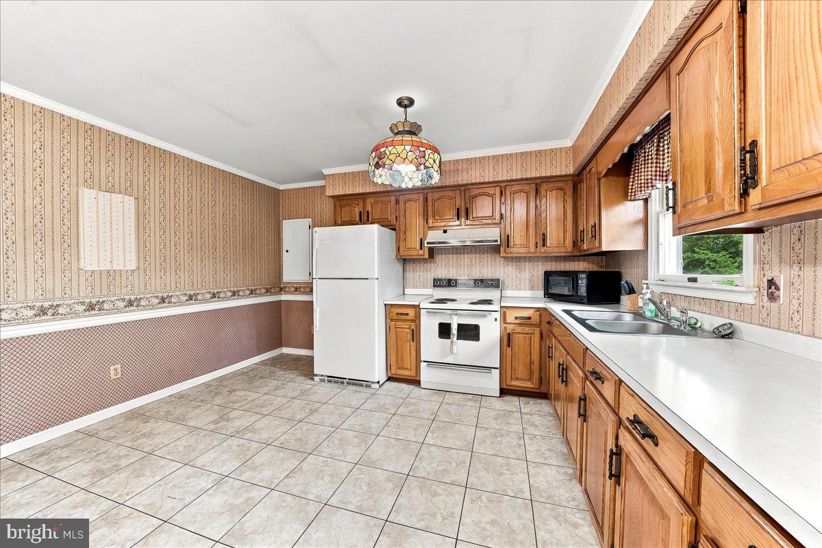 4060 Mount Road Aston, PA 19014 - Photo 8 of 37 Gallery Image 8