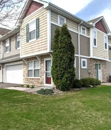 $2,350 | 15375 60th Avenue North, Plymouth, MN 55446