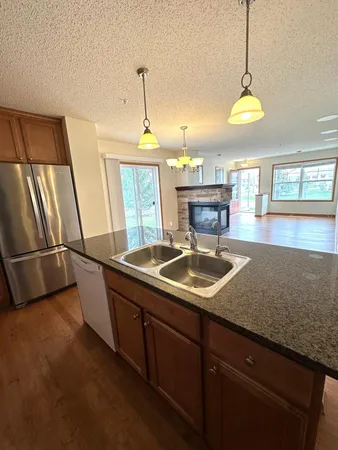 $2,350 | 15375 60th Avenue North, Plymouth, MN 55446