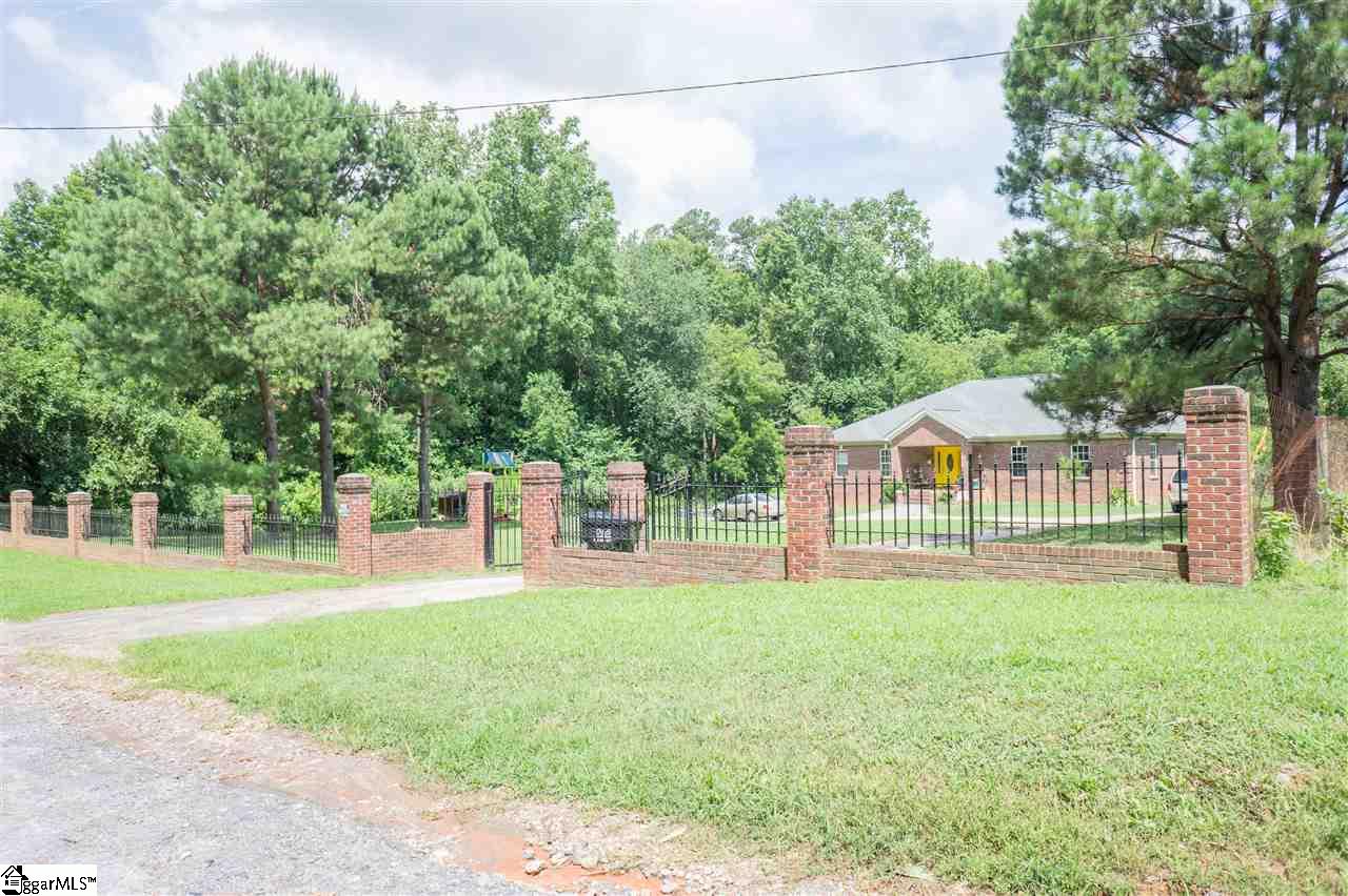190 Richey Road Belton, SC 29627 - Photo 3 of 33