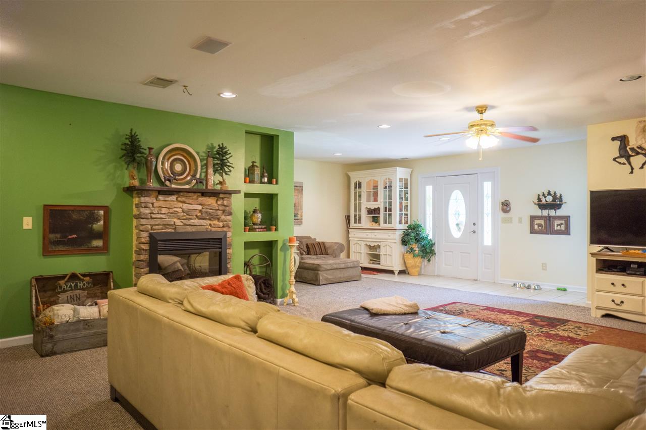 190 Richey Road Belton, SC 29627 - Photo 4 of 33