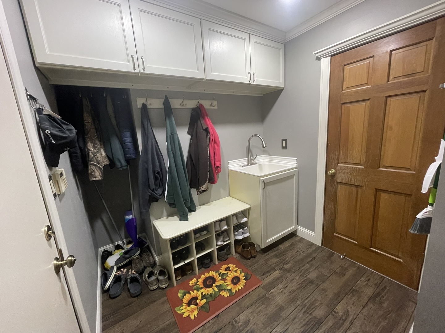 1910 Hampton Court Plainfield, IL 60586 - Photo 16 of 36 a view of a room with gym equipment