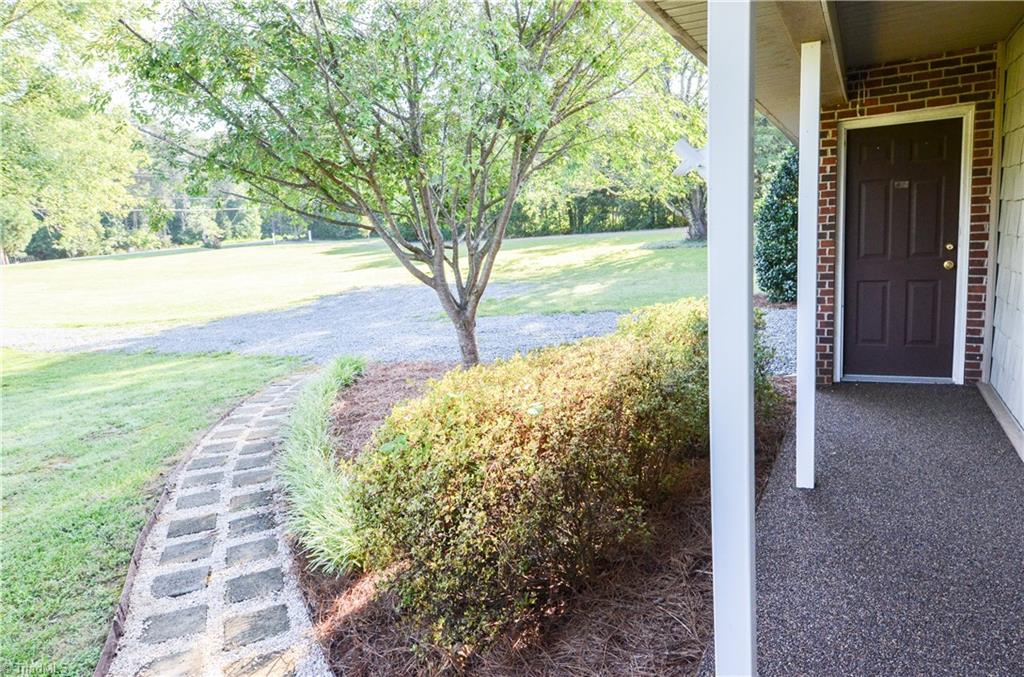 4525 River Ridge Road Pfafftown, NC 27040 - Photo 4 of 50 Gallery Image 4