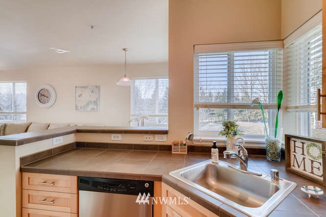 3906 243rd Place Southeast, Unit P 203 Bothell, WA 98021 - Photo 6 of 11 Gallery Image 6