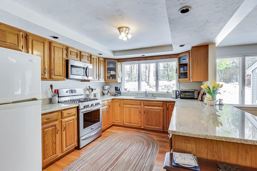 8 Ordway Road Hudson, MA 01749 - Photo 12 of 41 Gallery Image 12