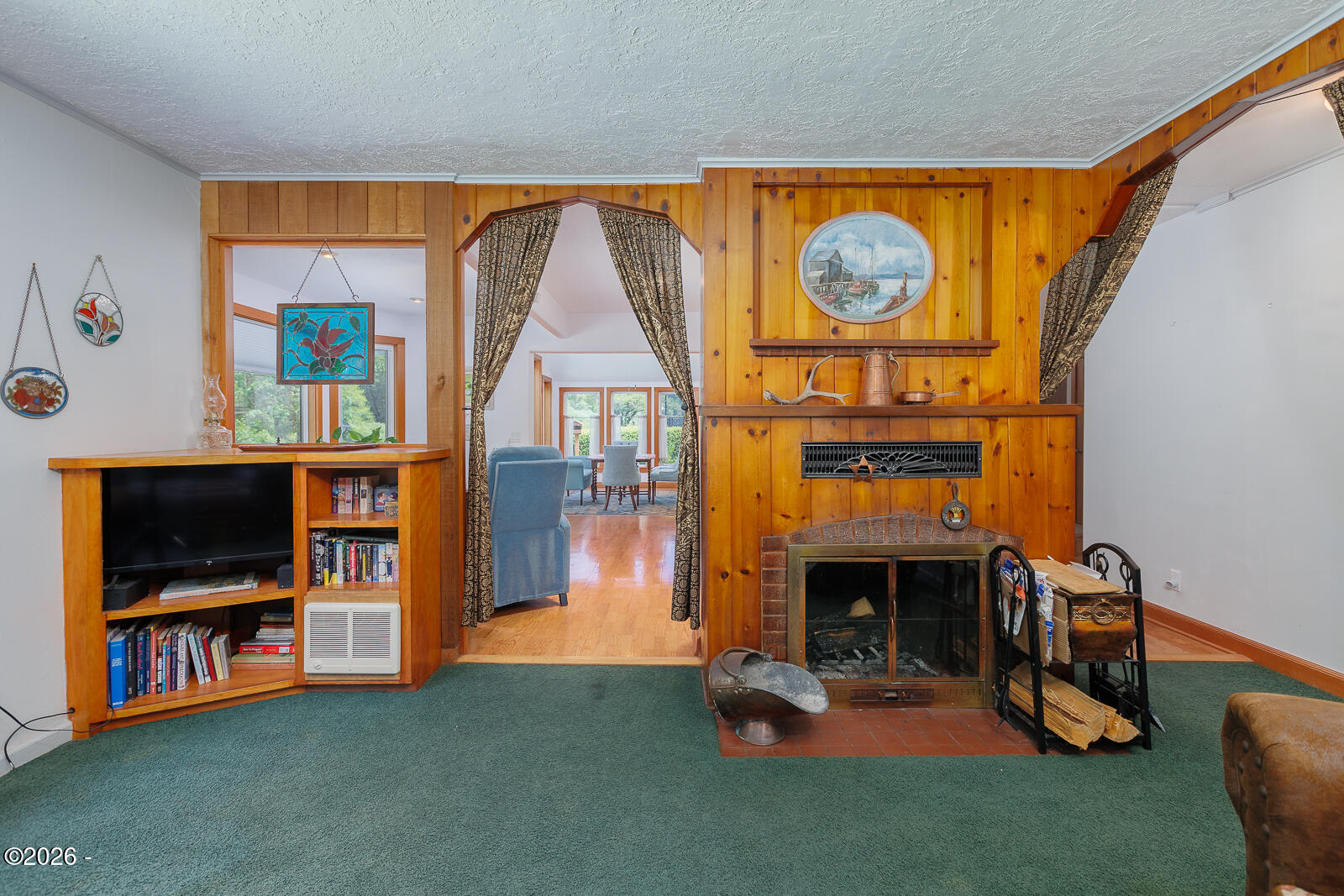 664 Little Switzerland Road Tidewater, OR 97390 - Photo 15 of 68 living room