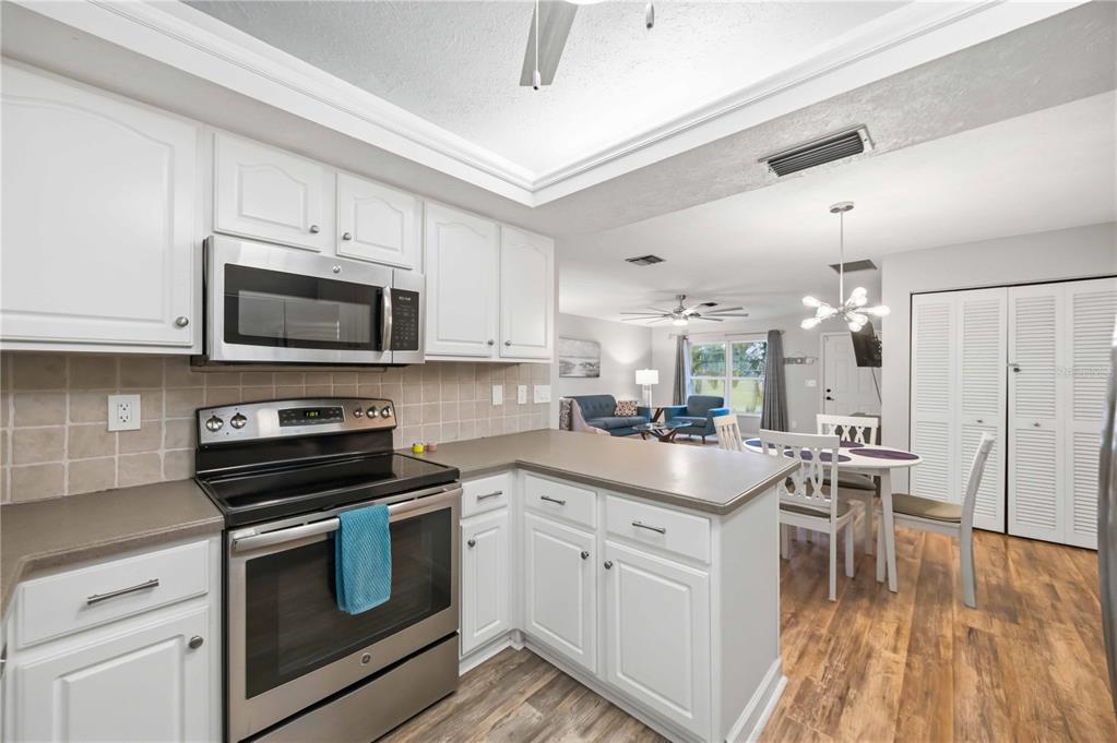 251 Plantation Road Venice, FL 34293 - Photo 15 of 66