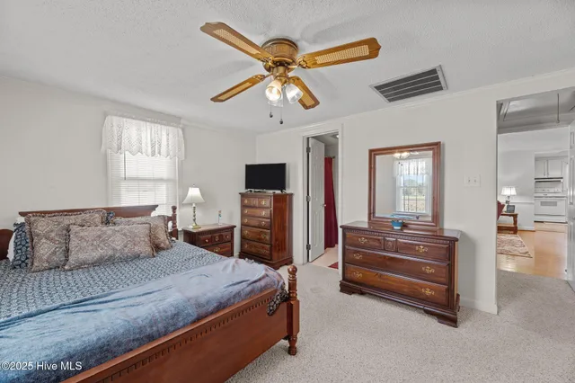 $279,000 | 437 East Kornegay Street, Dover, NC 28526