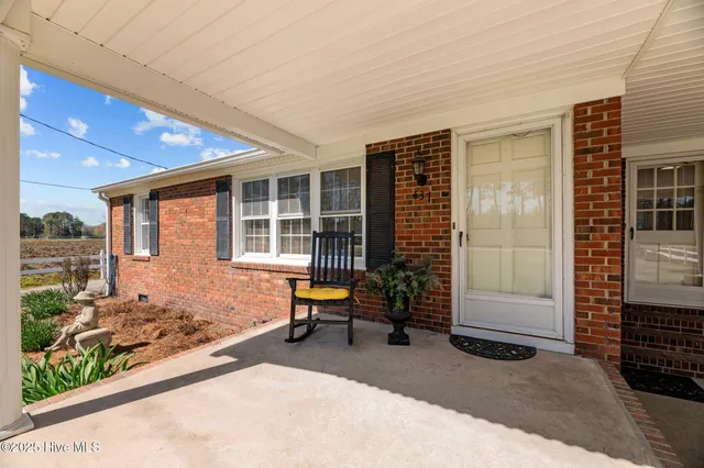 $279,000 | 437 East Kornegay Street, Dover, NC 28526