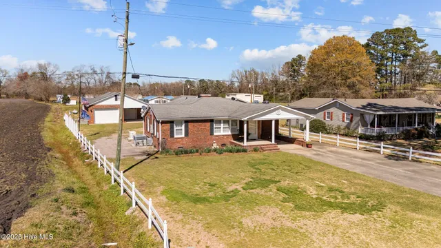 $279,000 | 437 East Kornegay Street, Dover, NC 28526