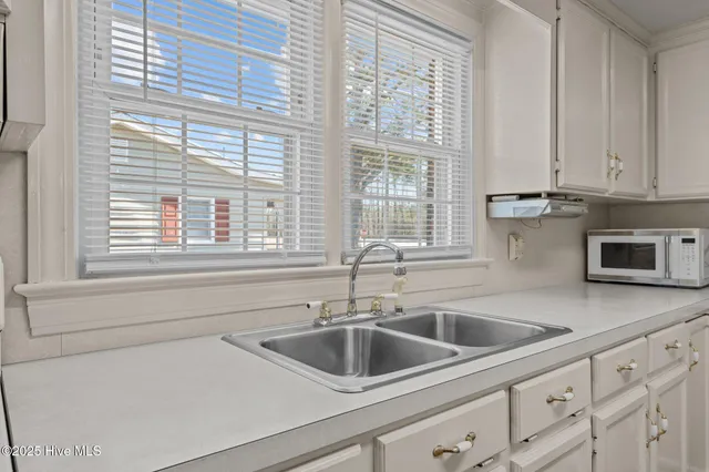 $279,000 | 437 East Kornegay Street, Dover, NC 28526