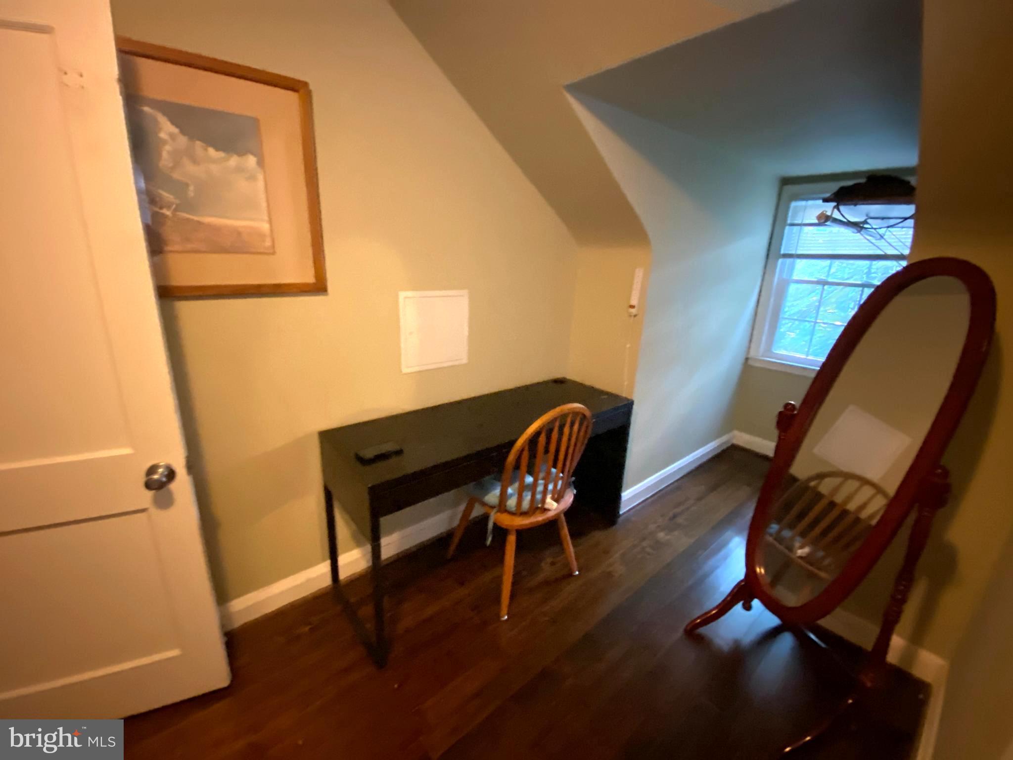 405 South Wickham Road Baltimore, MD 21229 - Photo 13 of 34