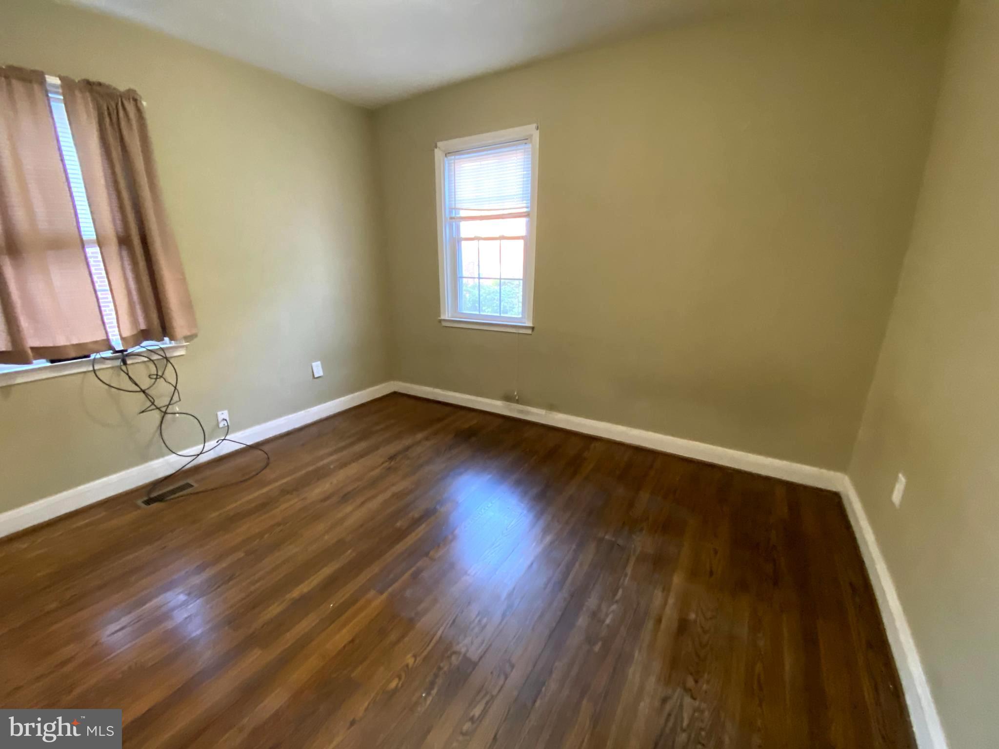 405 South Wickham Road Baltimore, MD 21229 - Photo 16 of 34