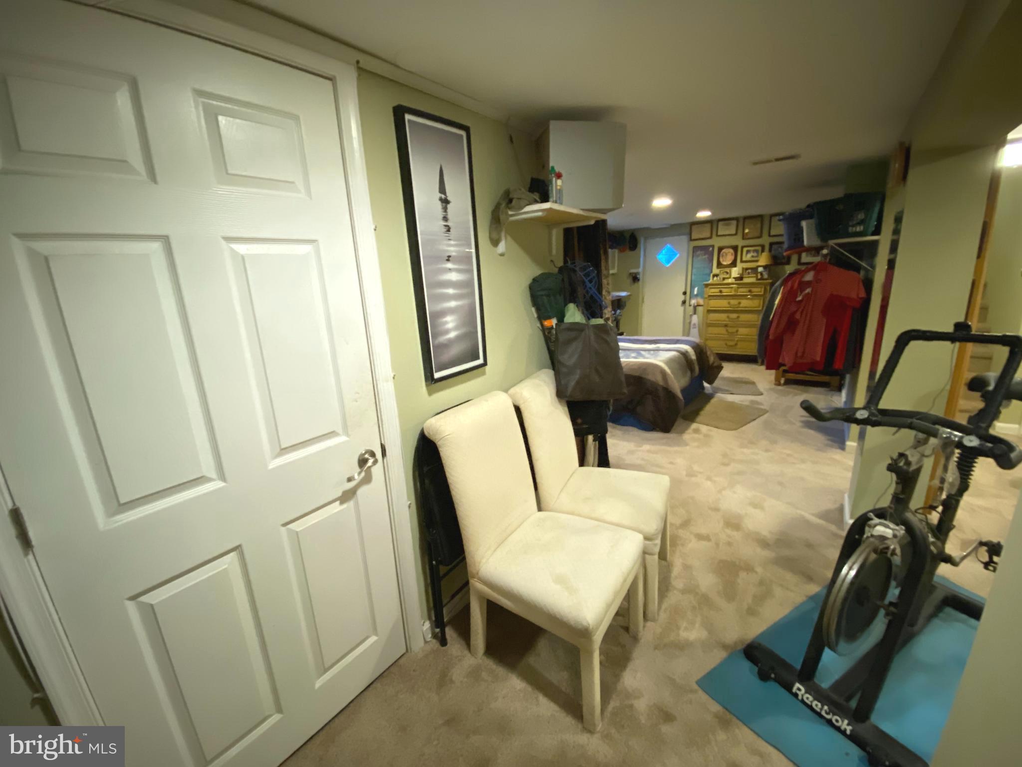 405 South Wickham Road Baltimore, MD 21229 - Photo 22 of 34