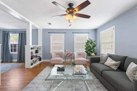 $550,000 | 1102 Winston Street, Houston, TX 77009