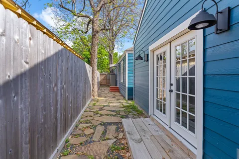 $550,000 | 1102 Winston Street, Houston, TX 77009