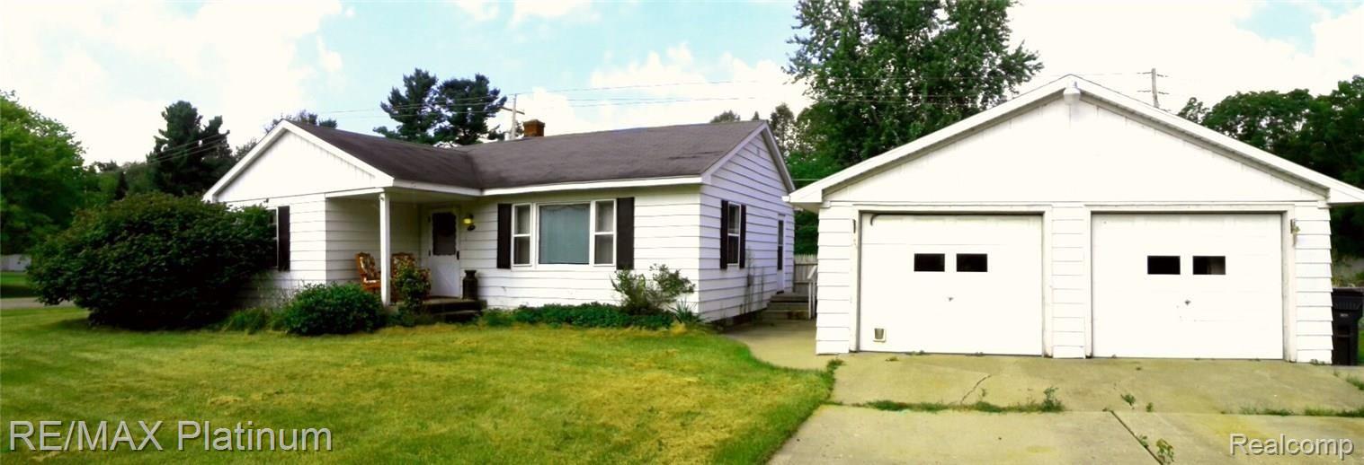 2271 Oak Grove Road Howell, MI 48855 - Photo 2 of 6 20170902_160056.jpg
